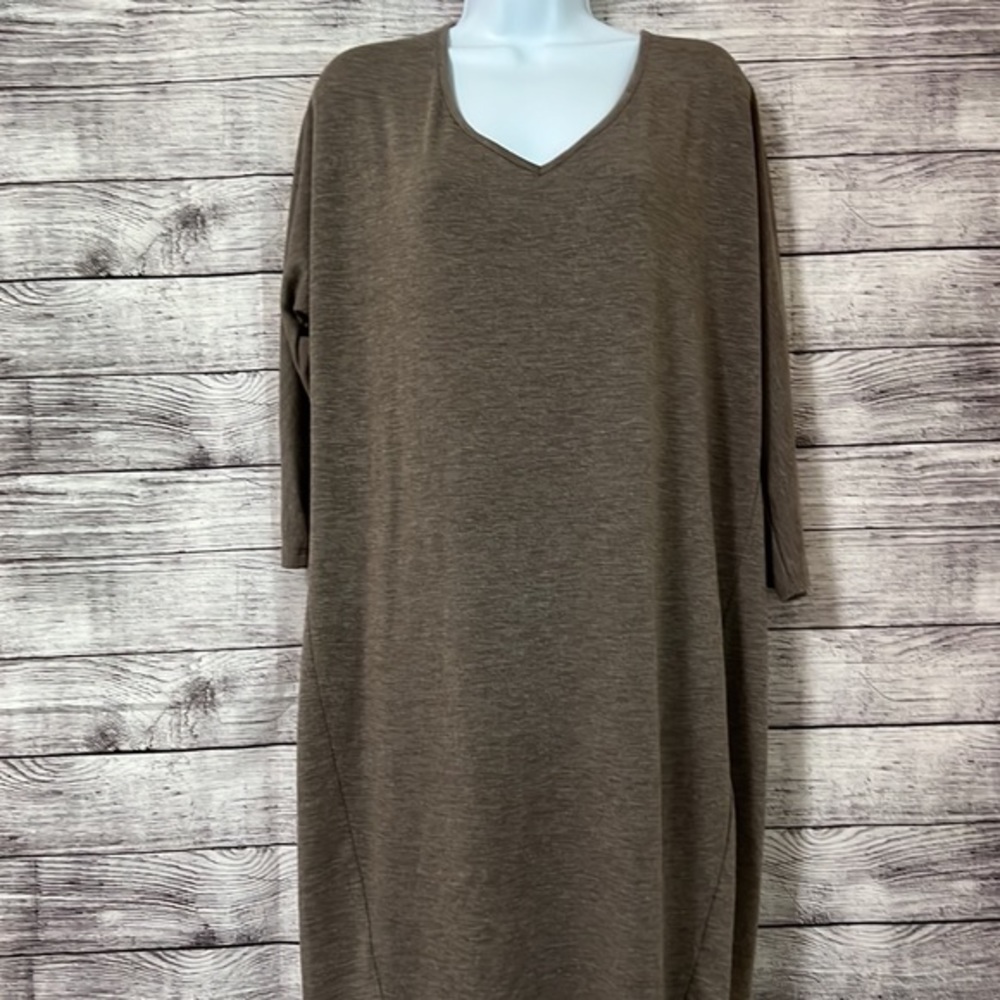 Gray‎ dress